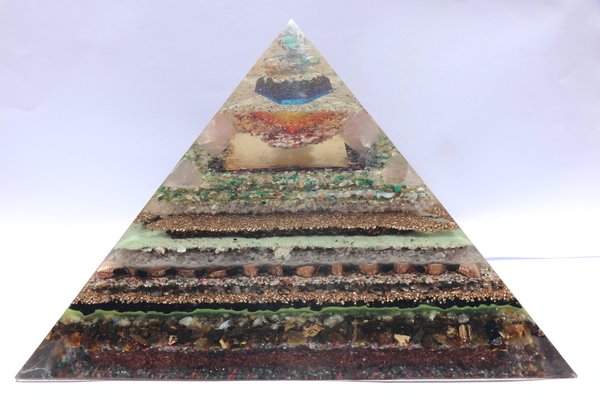 Mega - Orgonitpyramide "Universal Love"